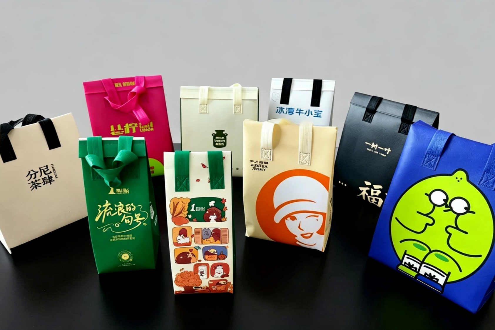 新消费潮流下，无纺布保温袋VS生鲜保温袋哪个更实用？